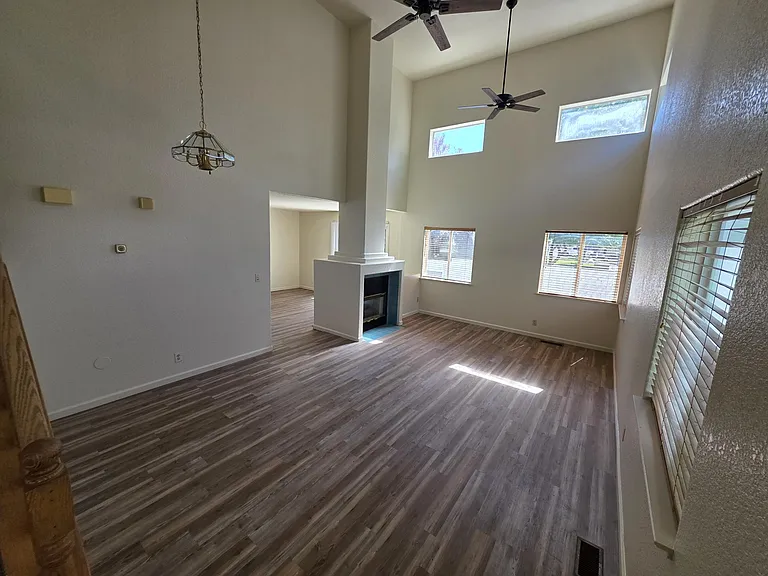 7508 Lighthouse Ln — Photo 3