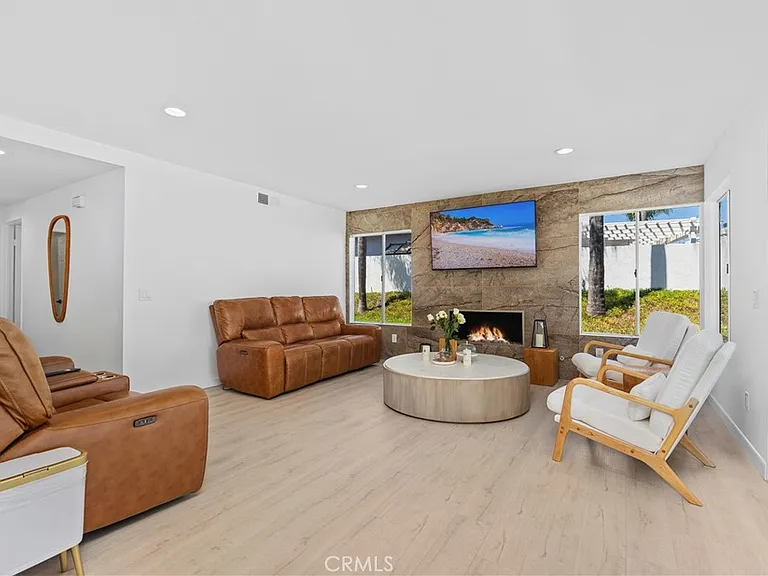 20 Sand Point — Photo 21