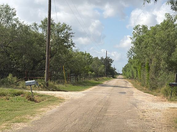 4th image of 332 County Road 763