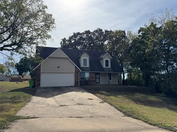 516 W 11th Ave, Bristow, OK 74010