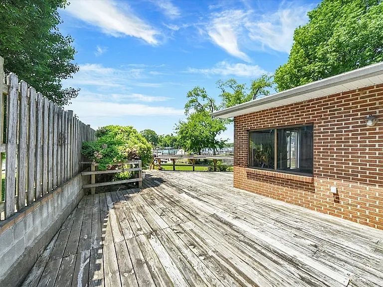 8027 Shore Rd — Photo 27