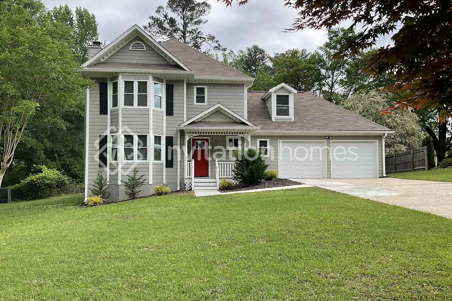 2404 Hillboro Cir Sw Marietta, GA 30064 — Photo 1