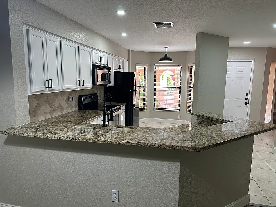 7763 Sugar Bend Dr
