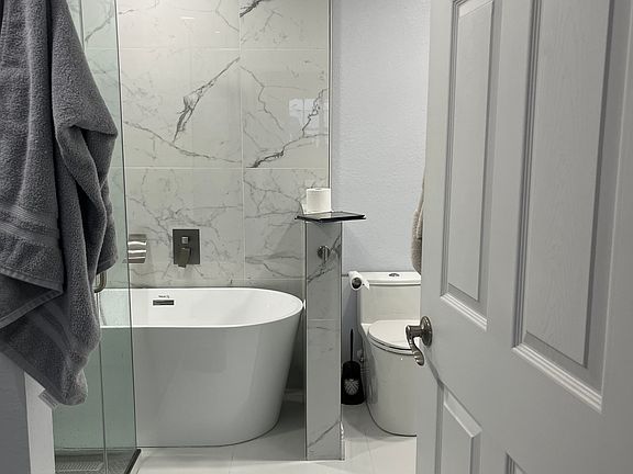 5th image of 1064 N Tamiami Trl Unit 1631
