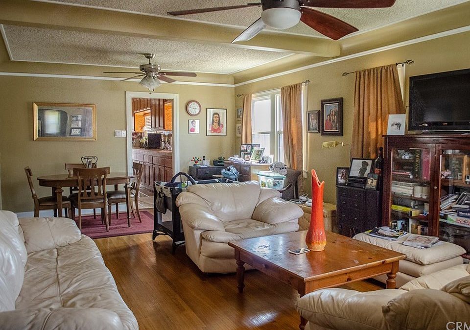 1st image of 1336 W 61st St