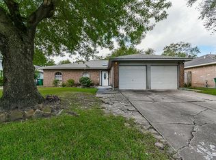 843 Silverpines Rd, Houston, TX 77062