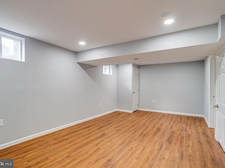 1359 Raleigh Dr — Photo 42