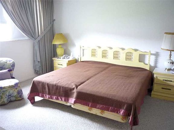 5th image of 711 S Hollybrook Dr APT 203