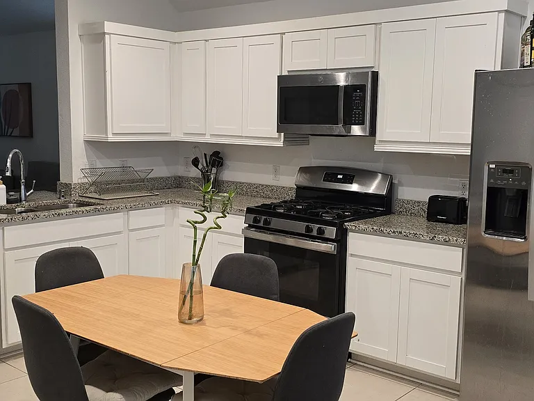 Robins Wood Dr — Photo 9