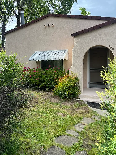 250 4th St Photo 1