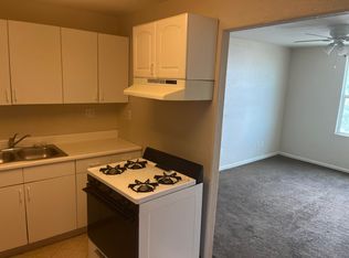 218 4th St APT 9, Taft, CA 93268