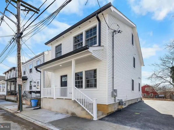32 West St, Bordentown, NJ 08505