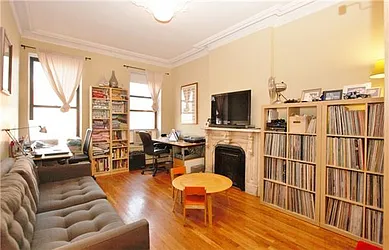 Rented by R New York