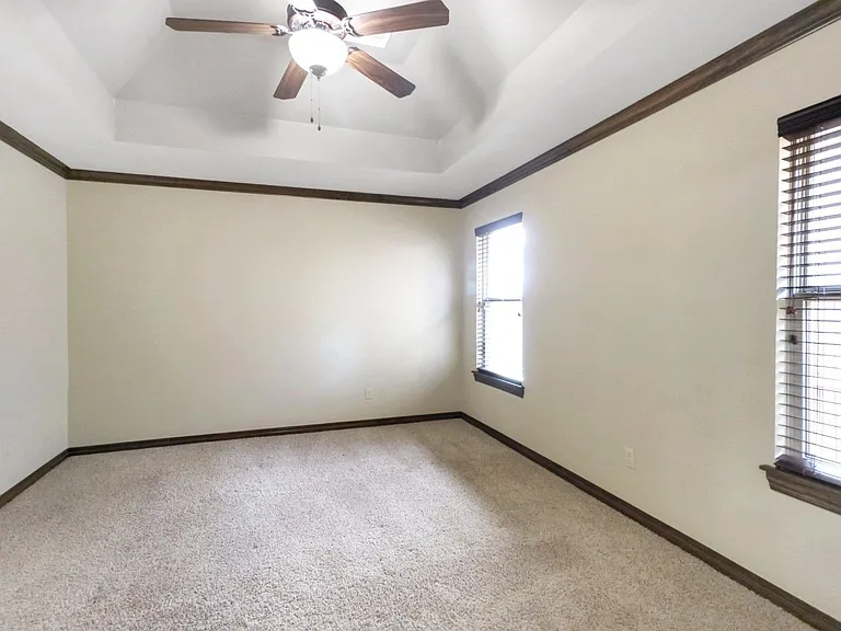 18401 Haslemere Ln — Photo 5