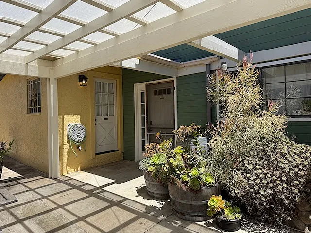 406 N Clementine St — Photo 20