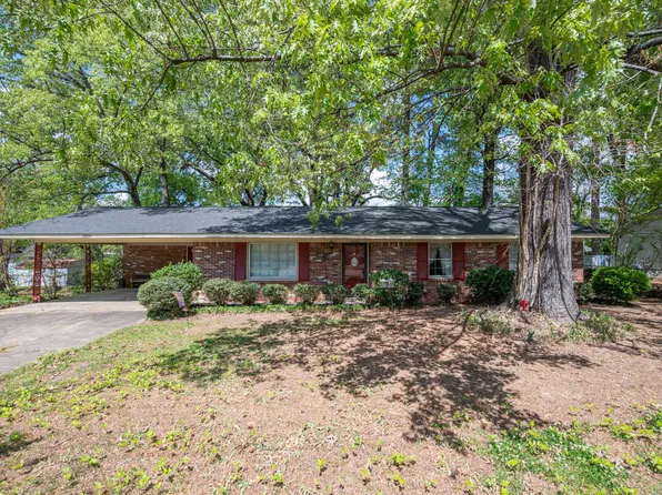 2600 Pin Oak Dr, Starkville, MS 39759