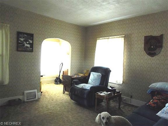 5th image of 167 Trumbull Ave