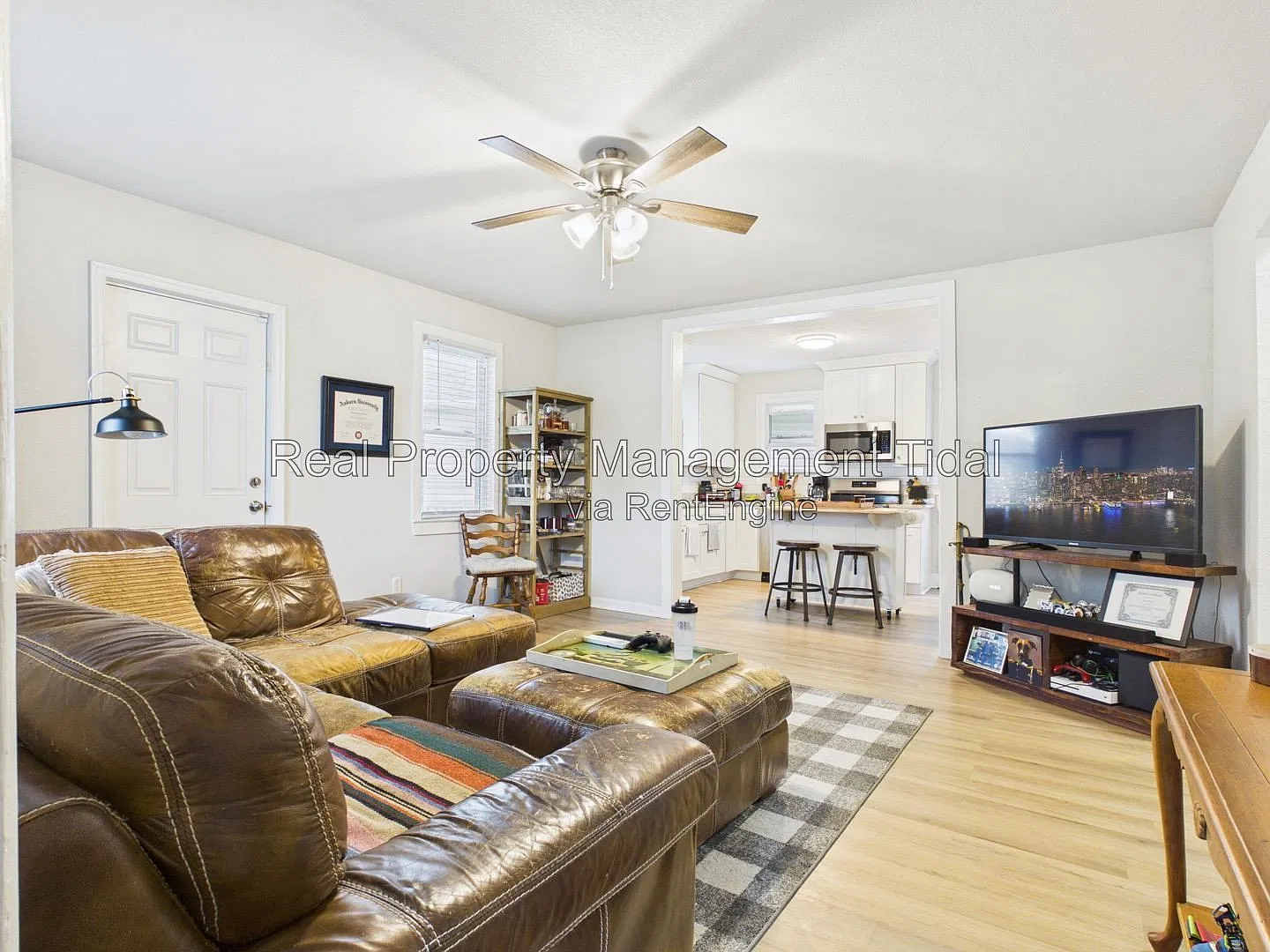 2 bed, 1.0 bath, 851 sqft, $2,100 — Photo 4