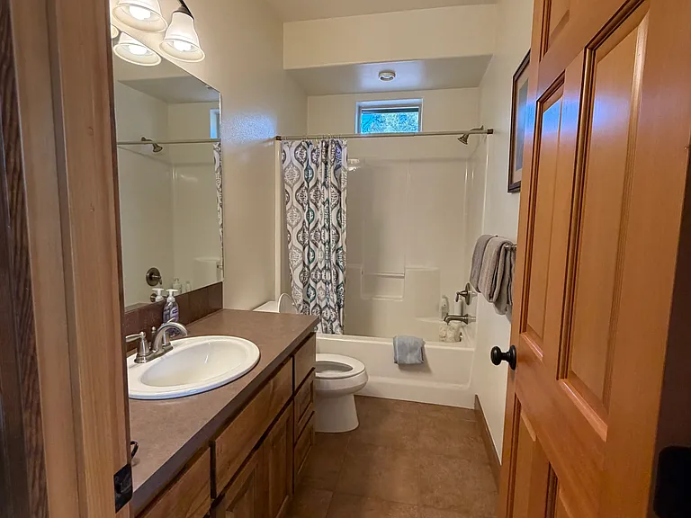1384 NW Ogden Ave — Photo 9