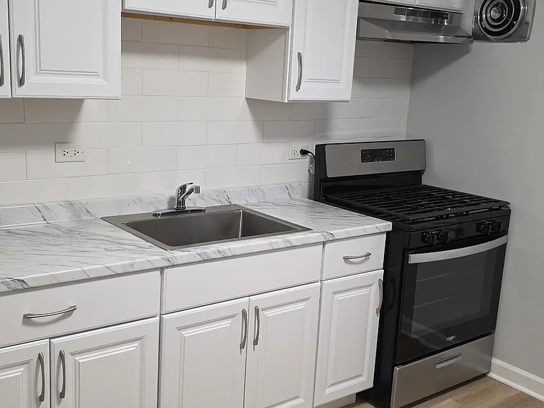3502 Jackson St #1E — Photo 8