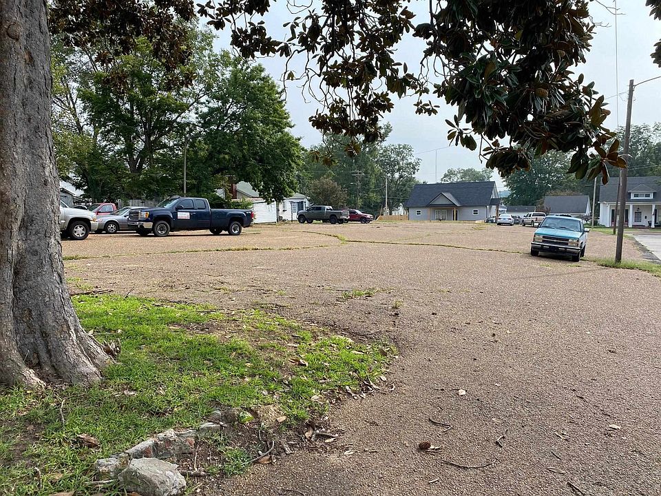 2nd image of 0 W Washington Ave