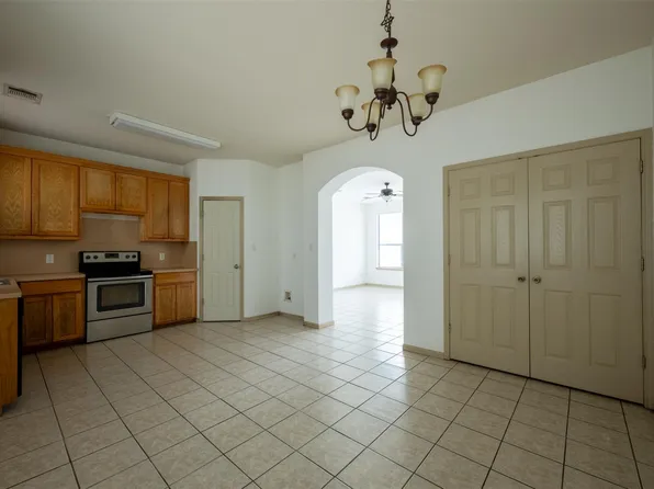 8901 Parkfield Dr, Austin, TX 78758