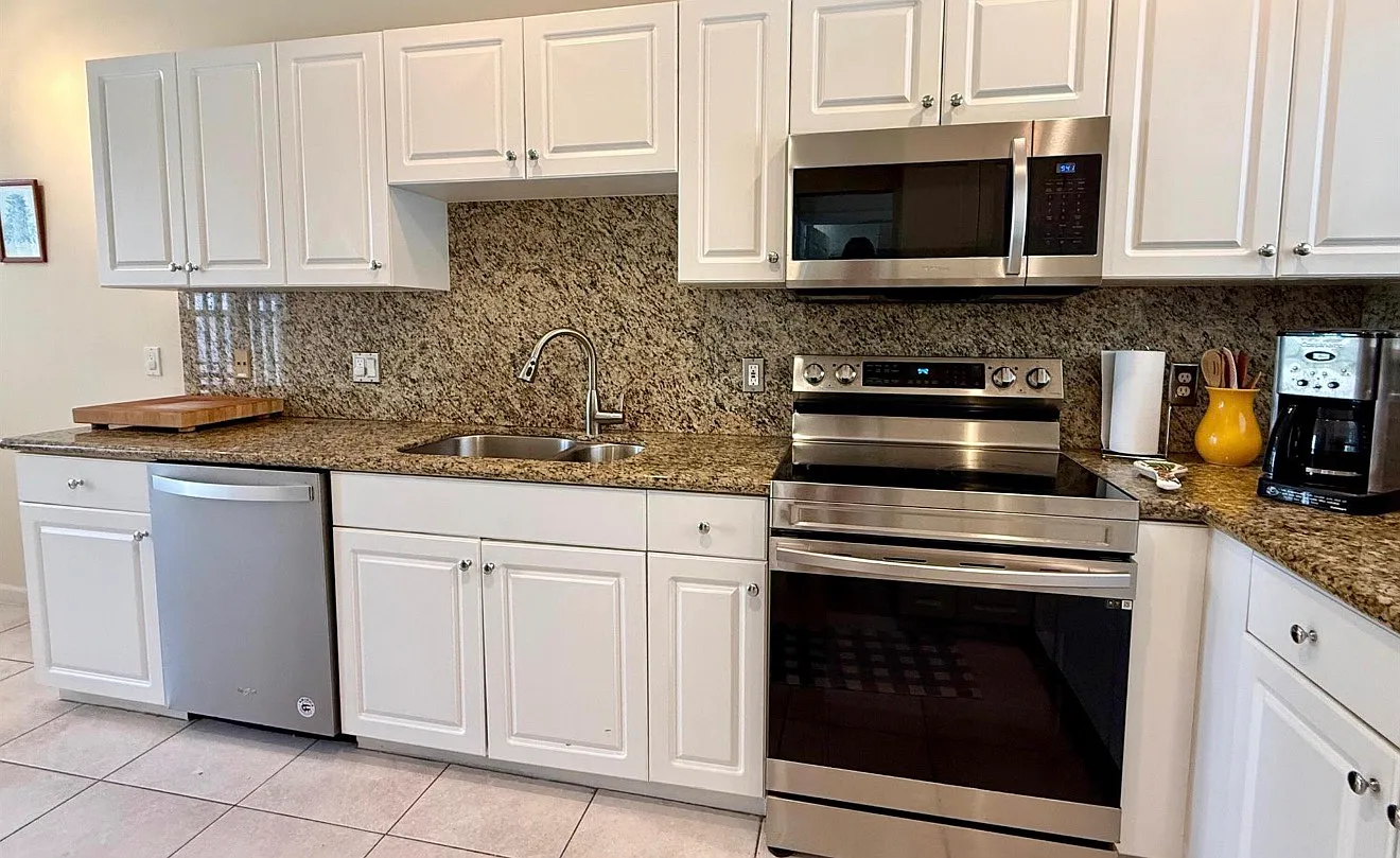 3 bed, $6,000 — Photo 3
