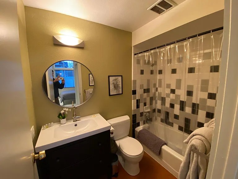 Full Bath with Tub/Shower. Good water pressure and lots of hot water.
