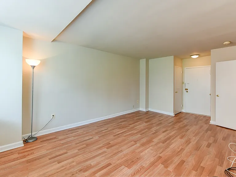 1121 Arlington Blvd #638 — Photo 4
