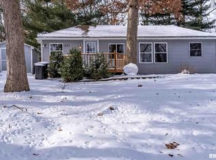 371 Bessler Lake Dr, Groveland, IL