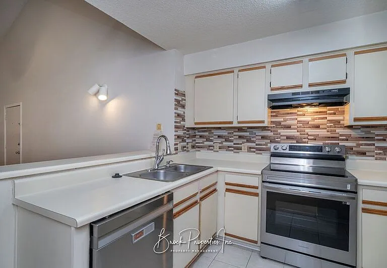 5001 Grande Dr #1422 — Photo 8