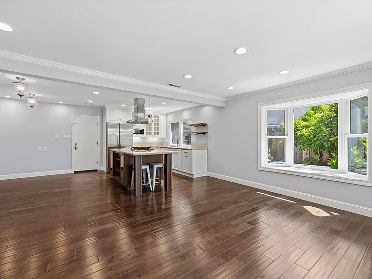 2464 Aram Ave — Photo 4