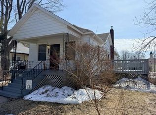 813 12th Ave, Menominee, MI 49858