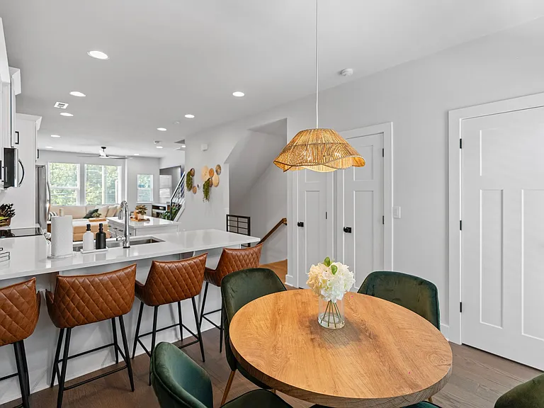 6020 Irwins Branch Dr — Photo 17