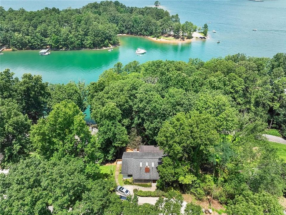 1st image of 6117 Oak Hill Dr
