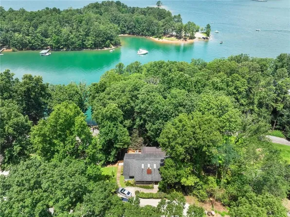 6117 Oak Hill Dr, Flowery Branch, GA 30542