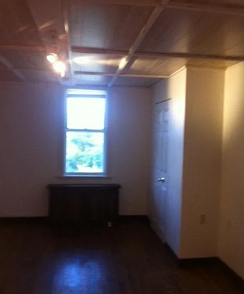 975 Pine Ave — Photo 5