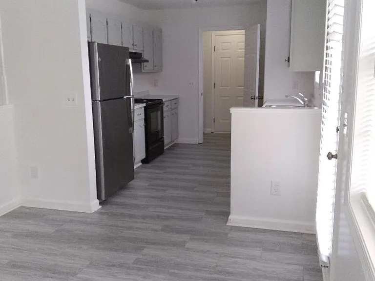 Dining/Kitchen