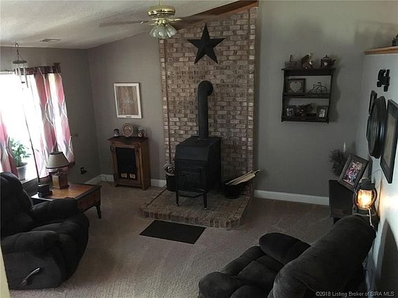 3rd image of 1561 N Doe Valley Dr W