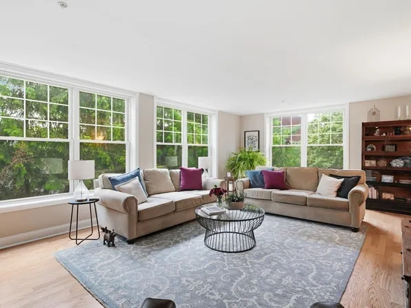 5 Ballister St Unit 523, Wakefield, MA 01880