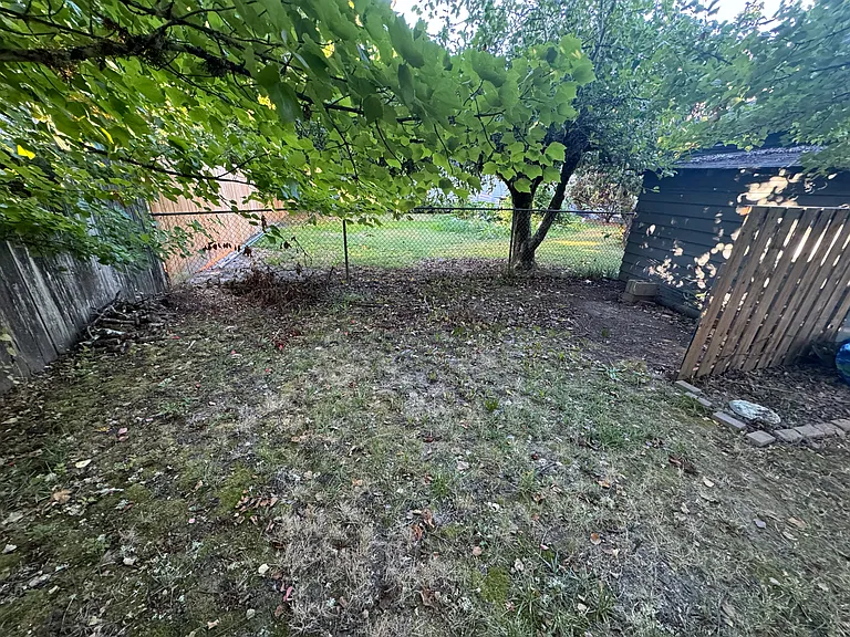 527 NW 15th St — Photo 23