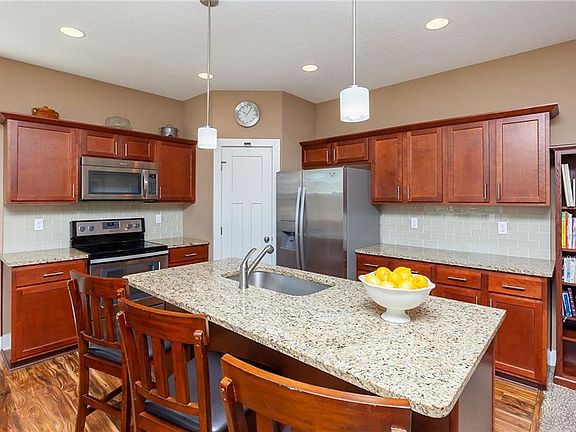3rd image of 9617 Cedarwood Dr