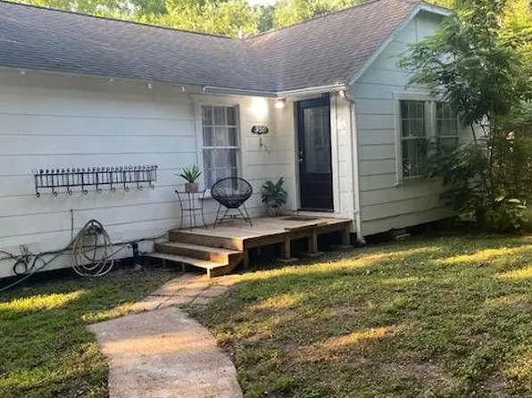 330 Landers Rd, Oyster Creek, TX 77541