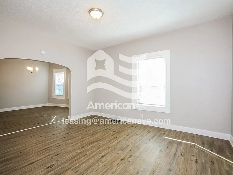 614401_003_wm_-_living_room_13184341.jpg