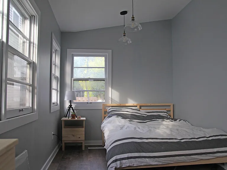 1427 Monroe St NE #1 — Photo 2