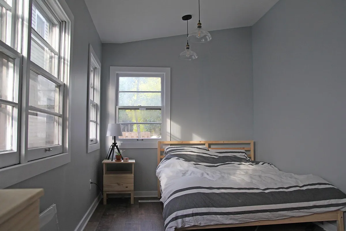 Building Photo - 1427 Monroe St NE #1