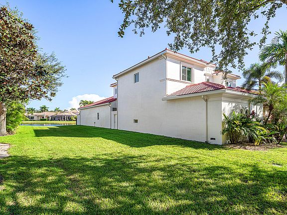 5th image of 17963 LAKE AZURE Way