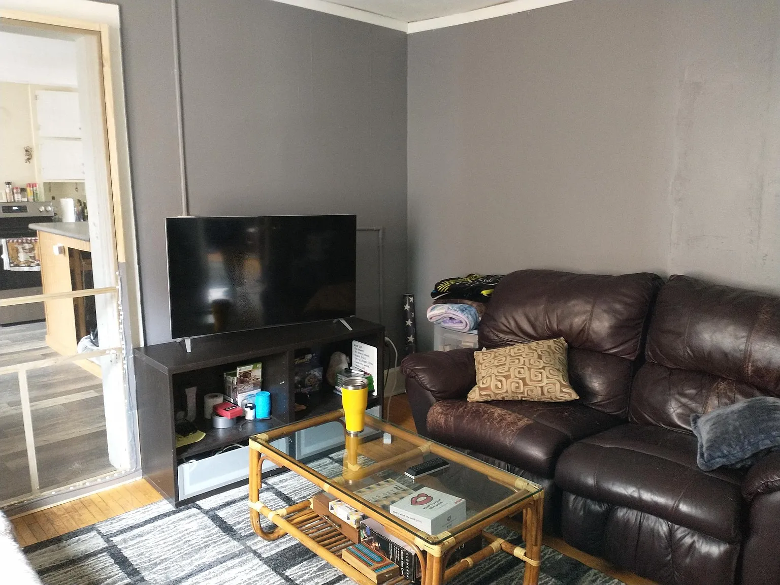 4 bed, 888 sqft, $1,420 — Photo 4