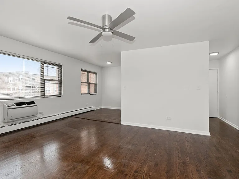 8039 S King Dr — Photo 19