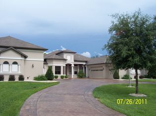 10126 Breezy Pines Ct, Weeki Wachee, FL 34613